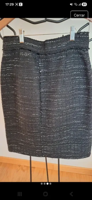 Falda tres cuartos tipo Chanel