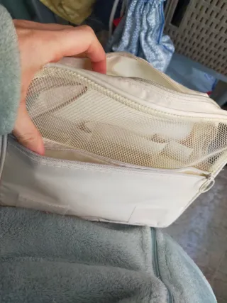 Neceser de viaje colgante beige