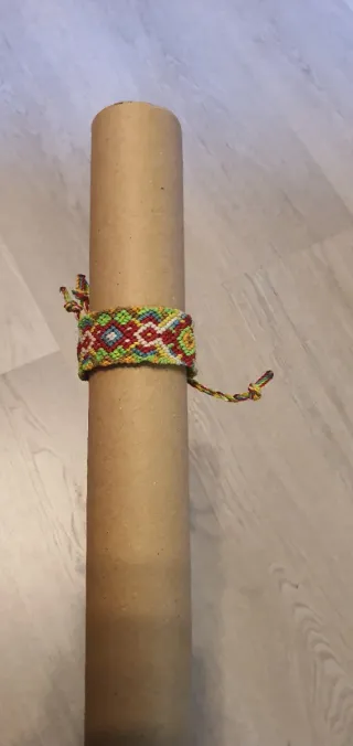 Pulsera tejida artesanalmente