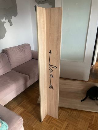 Estantería baja y flotante madera