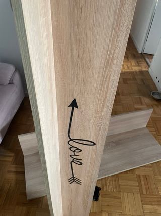 Estantería baja y flotante madera