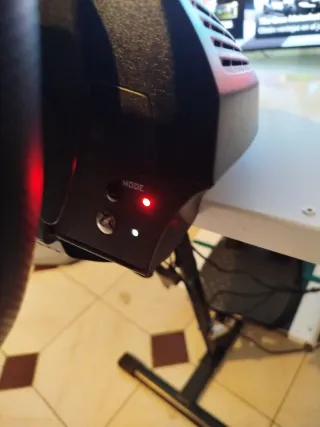 Volante Thrustmaster TMX