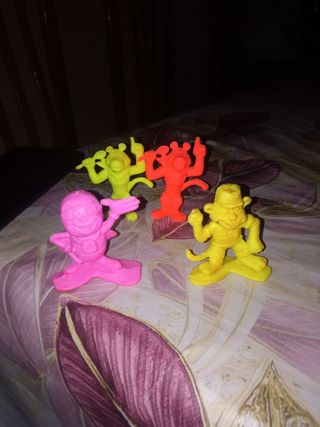 Vecchie figure gomme da cancellare