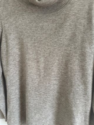 Jersey Punto Roma cuello alto beige