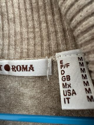 Jersey Punto Roma cuello alto beige