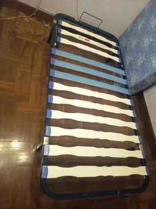 Somier metálico con láminas de madera