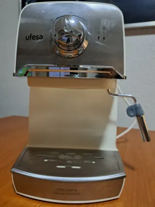 Cafetera Ufesa CE7238 cream