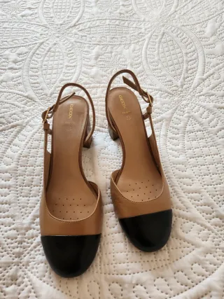 Sandalias Geox beige y negro