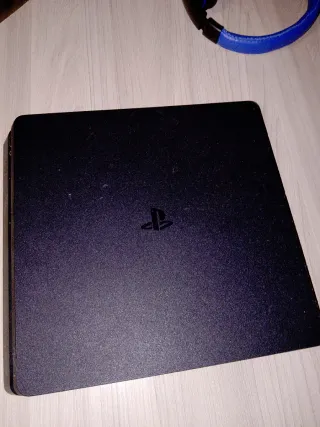 Vendo PS4 Nera