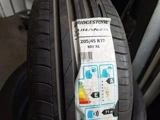 Bridgestone 205/45 R17 88V - 1 neumático km.0