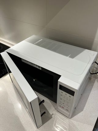 Microondas LG Grill Táctil 20L 700W