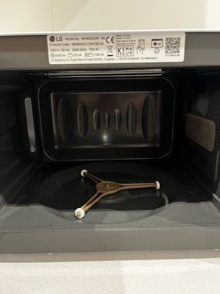 Microondas LG Grill Táctil 20L 700W