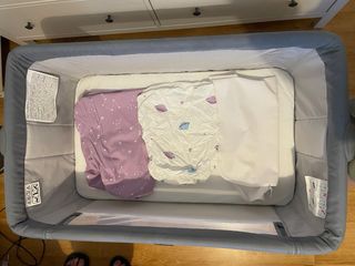 Cuna colecho Chicco Next2me + 2 sábanas