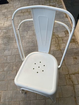 Sillas de metal blancas (2 unidades)