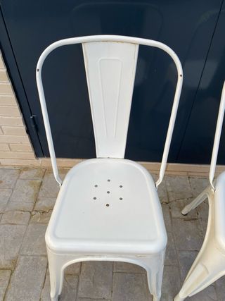 Sillas de metal blancas (2 unidades)