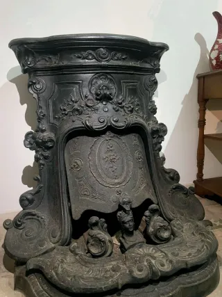 Chimenea de Hierro Fundido Antigua