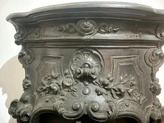 Chimenea de Hierro Fundido Antigua