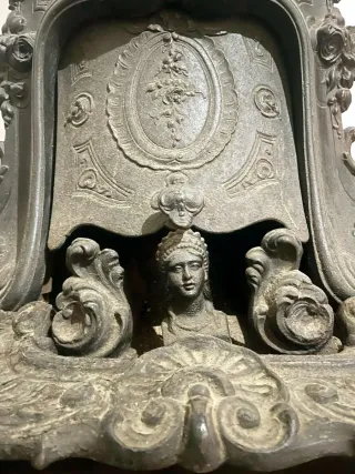 Chimenea de Hierro Fundido Antigua