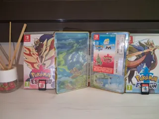 Pokemon Espada y Escudo + Caja Metálica.