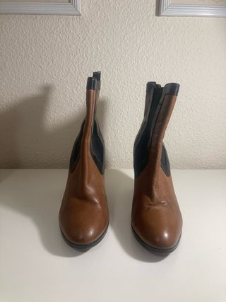 Botines Uterqüe piel tacón marrones talla 38