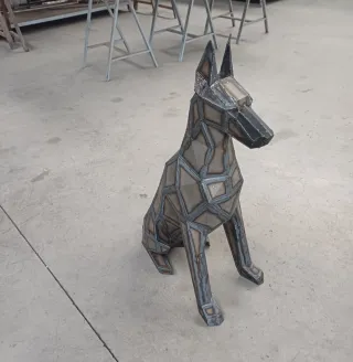 Escultura Doberman Metal Geométrico