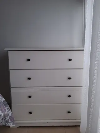 Cómoda blanca 4 cajones madera (100×98×45)