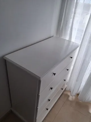 Cómoda blanca 4 cajones madera (100×98×45)