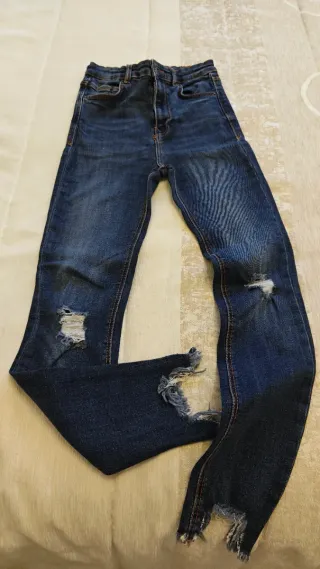 Pantalón vaquero Zara desgastado talla 34