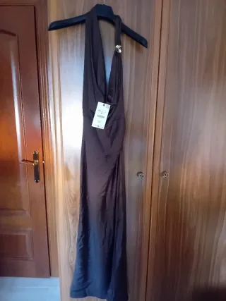 Vestido midi satinado asimétrico Zara
