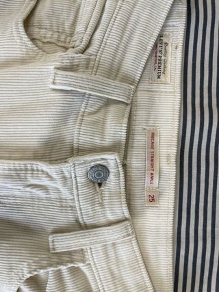 Pantalón pana Levi's beige