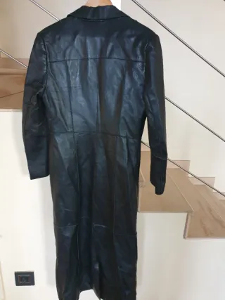 Abrigo largo de piel negro