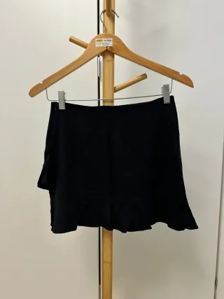 Conjunto falda pantalón y top tirantes negro