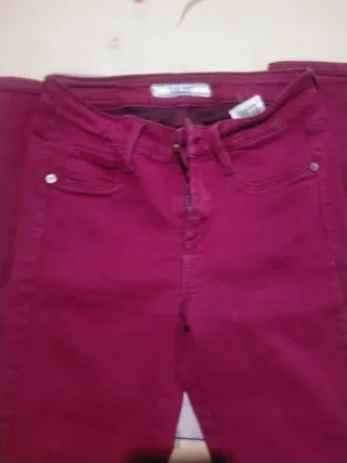 Pantalones pitillo mujer granate y Dorado.