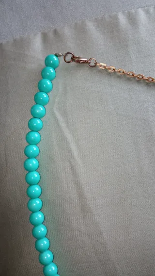 Collar turquesa y corazón