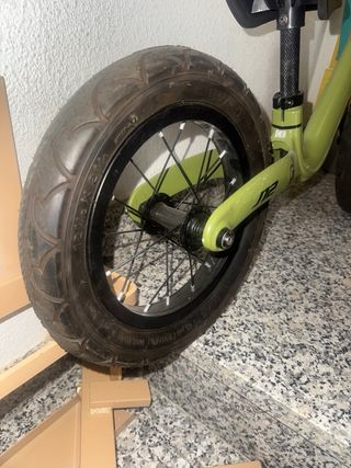 Bicicleta sin pedales Peugeot verde