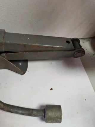 Gato mecánico para coche