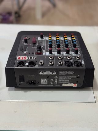 Mesa de mezclas Allen & Heath ZED-6FX