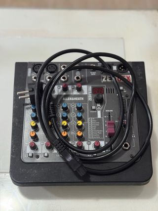 Mesa de mezclas Allen & Heath ZED-6FX