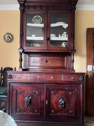 Mueble chinero madera caoba con vitrina