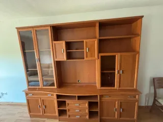 Mueble de salón madera y cristal