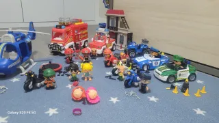 Pin y pon action Policía y Bomberos