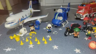 Pin y pon action Policía y Bomberos