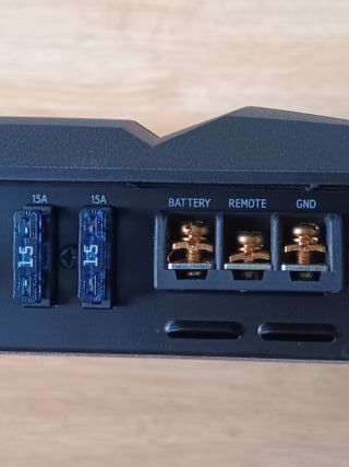 Amplificador Alpine V-Power MRP-F250