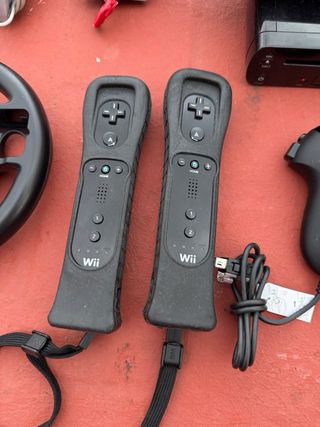 Nintendo Wii U Negra + Juegos y Accesorios