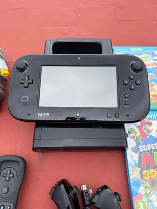 Nintendo Wii U Negra + Juegos y Accesorios