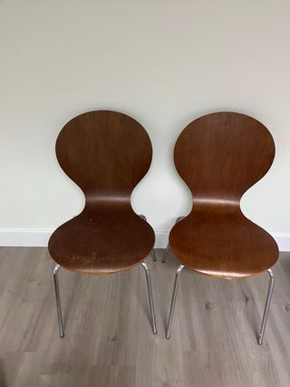 Dos sillas madera y aluminio. 10€ cada una