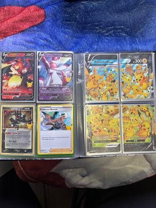 Cartas Pokémon Pikachu y Charizard Doradas