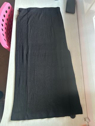 Falda larga negra acanalada
