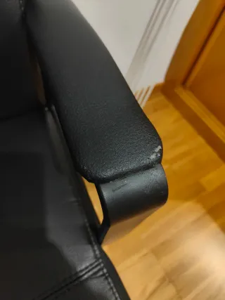 Silla de oficina negra