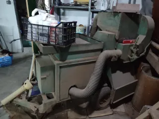 Máquina recolectora de avellanas